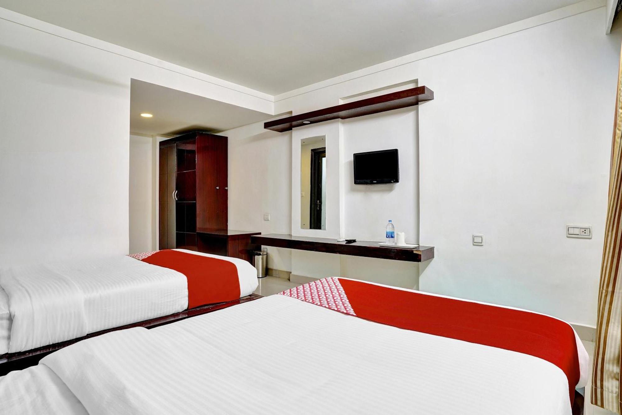 Hotel O Aec Residency Марарикулам Экстерьер фото
